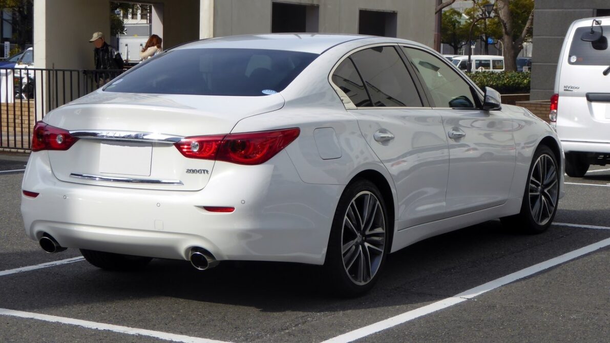 現行V37スカイラインとの比較