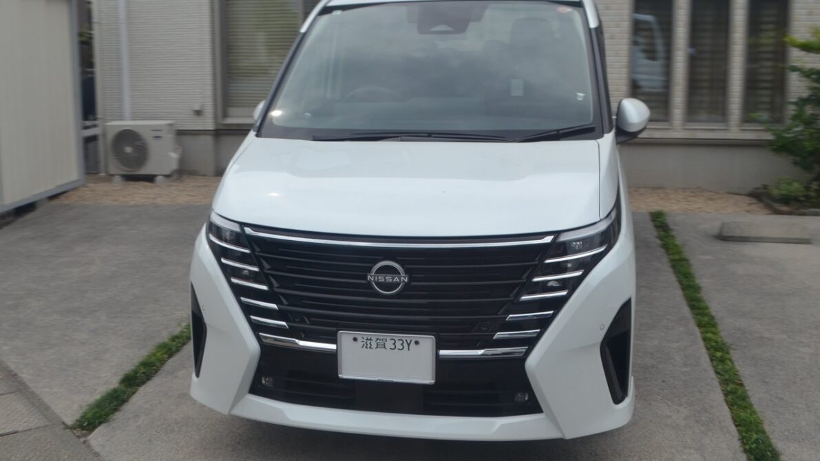 日産セレナC28 ハイウェイスターV