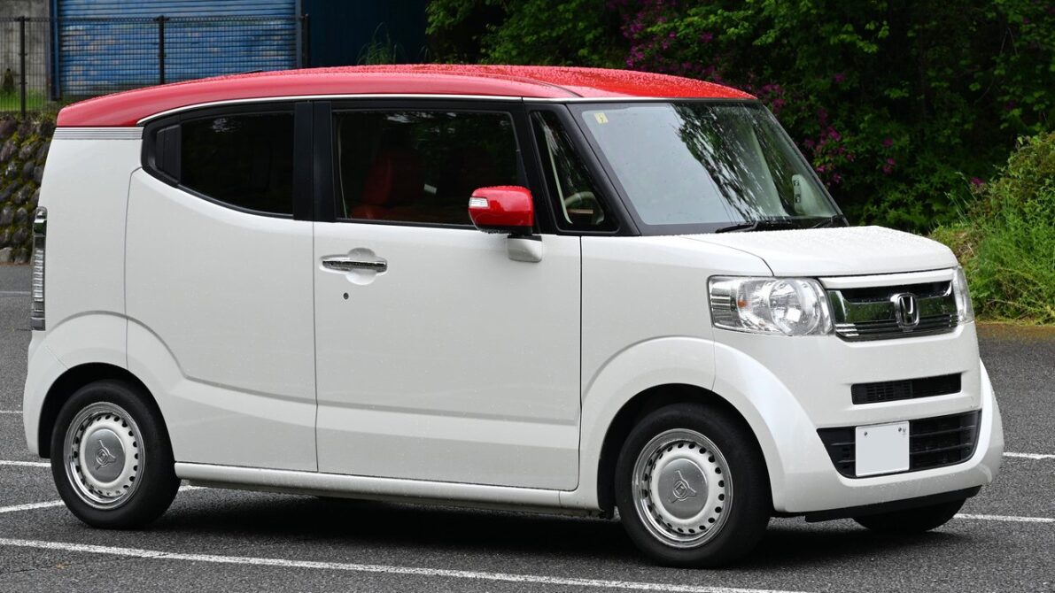 N-BOX ファッションスタイル リア