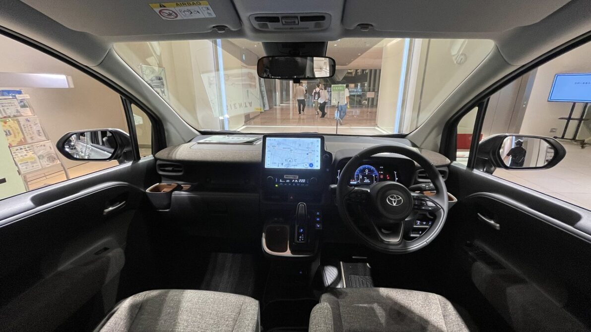 2026年8月MC後の新車と中古現行型の比較